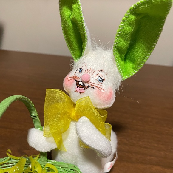 Annalee Easter Bunny With Basket Mobilitee Dolls. Easter Spring Decorations - Picture 2 of 7